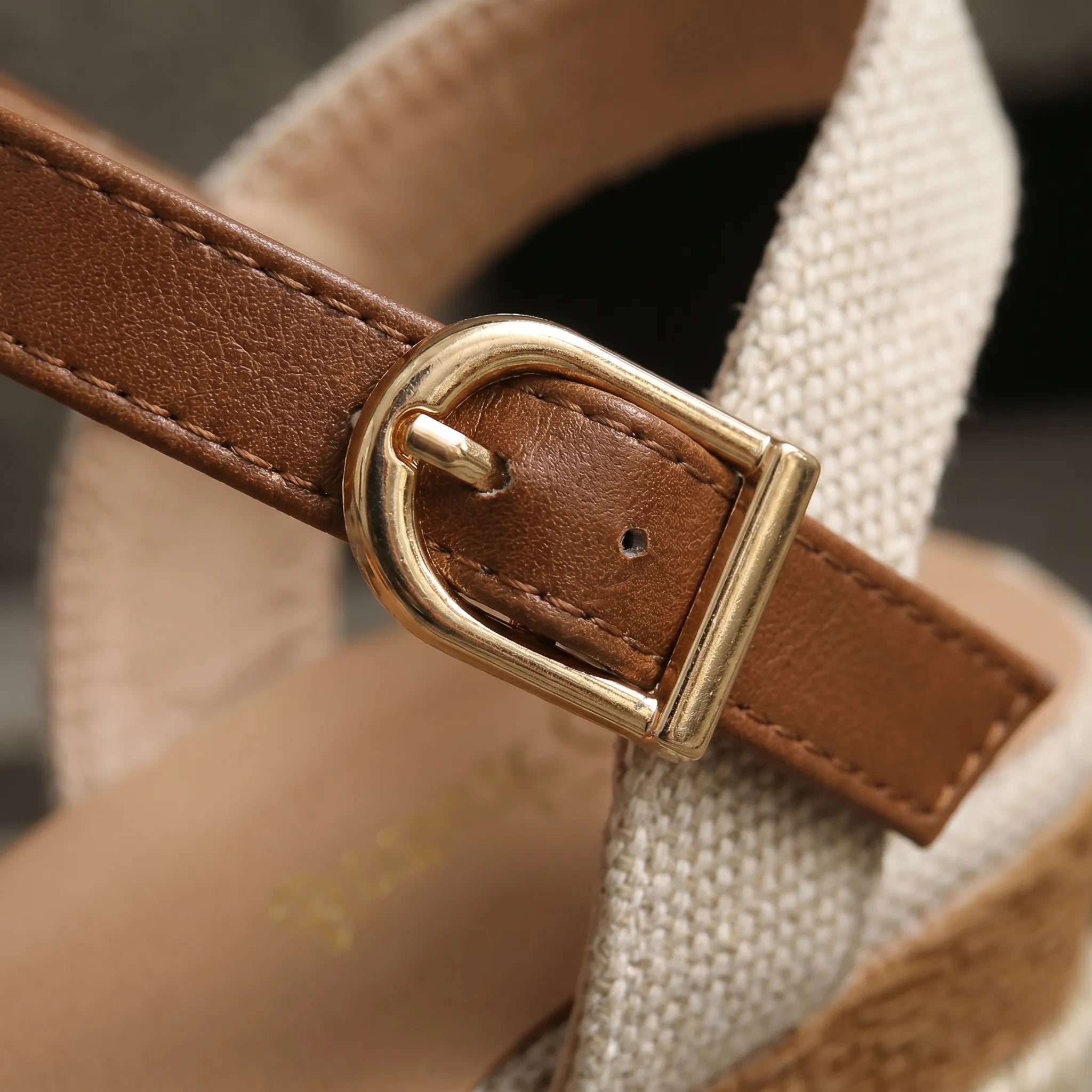 Viyana - Flatform Ankle Strap Sandals Flatform Ankle Strap Sandals 