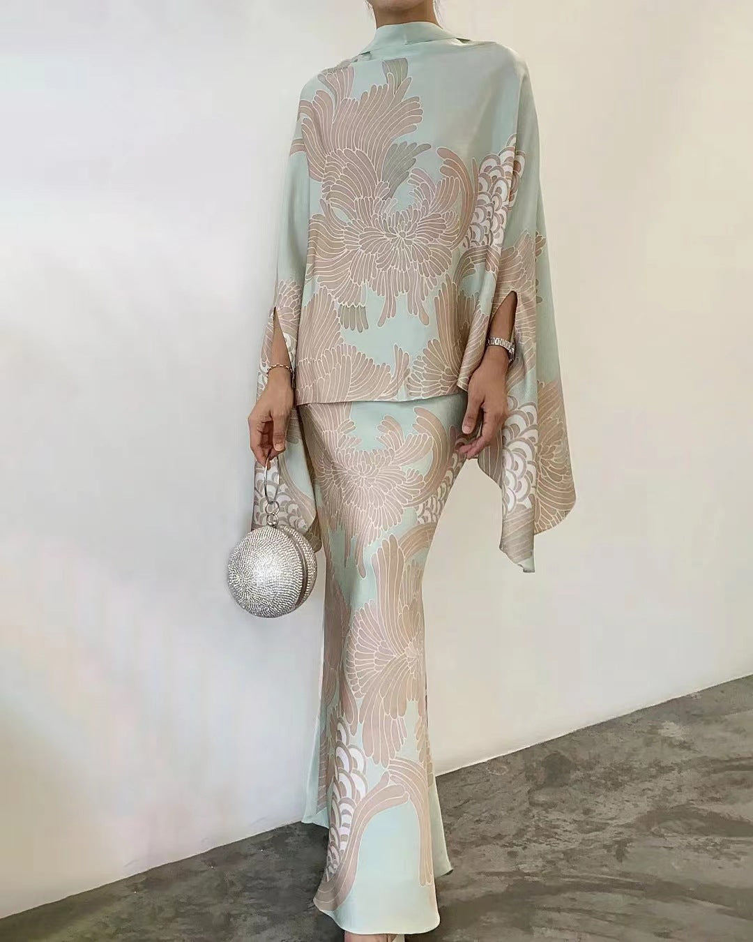 Tamsin | Knitted Co-Ord Set Botanical Print Kimono Sleeve — Champagne
