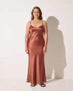 Evangeline | Black Satin Open Back Evening Dress — voorkant