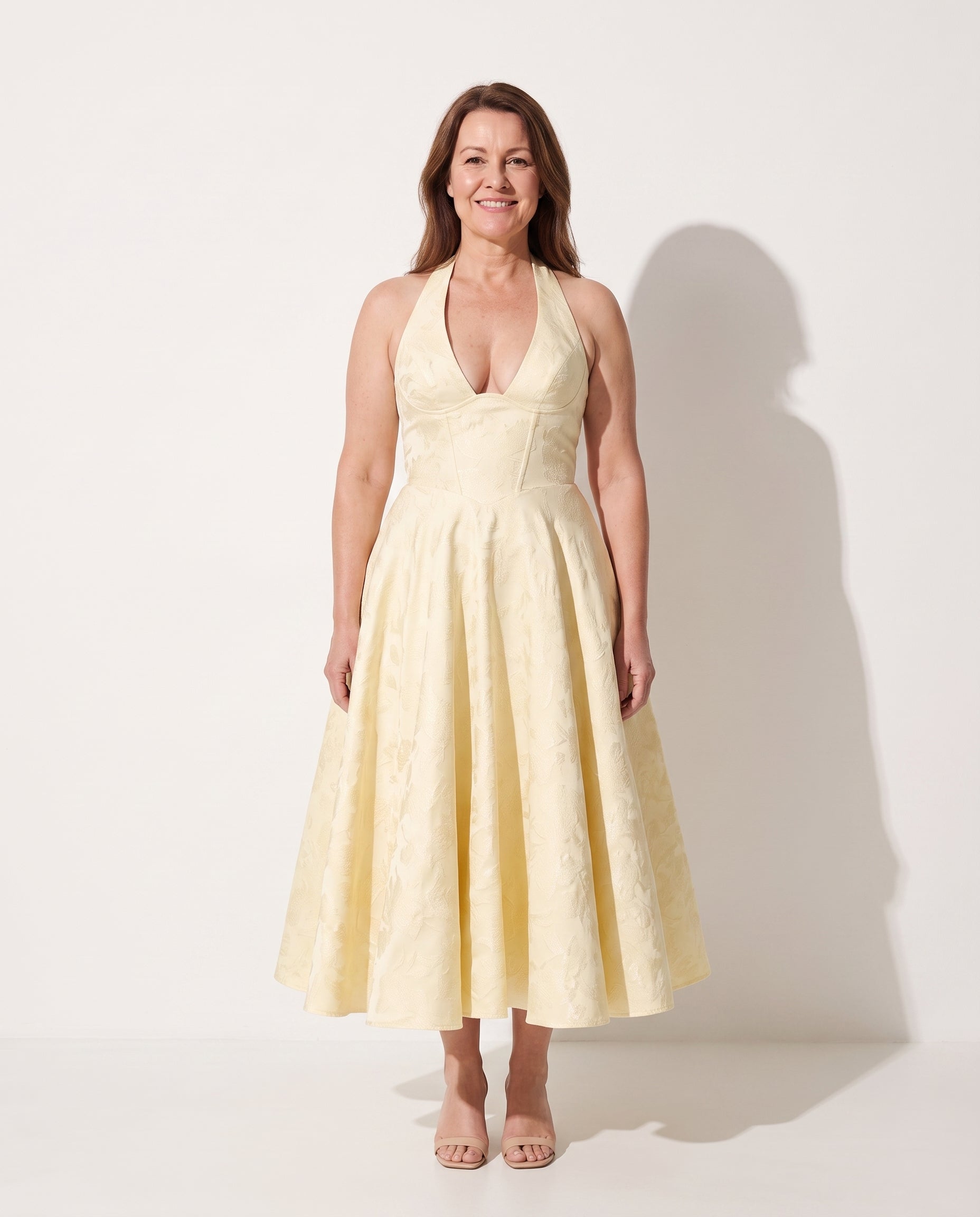 Xanthe | Velvet Halter Neck Midi Dress Wedding Guest — voorkant