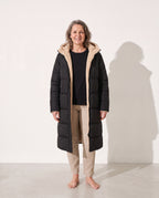 Capucine | Long Black Puffer Longline Coat Winter Commute — voorkant