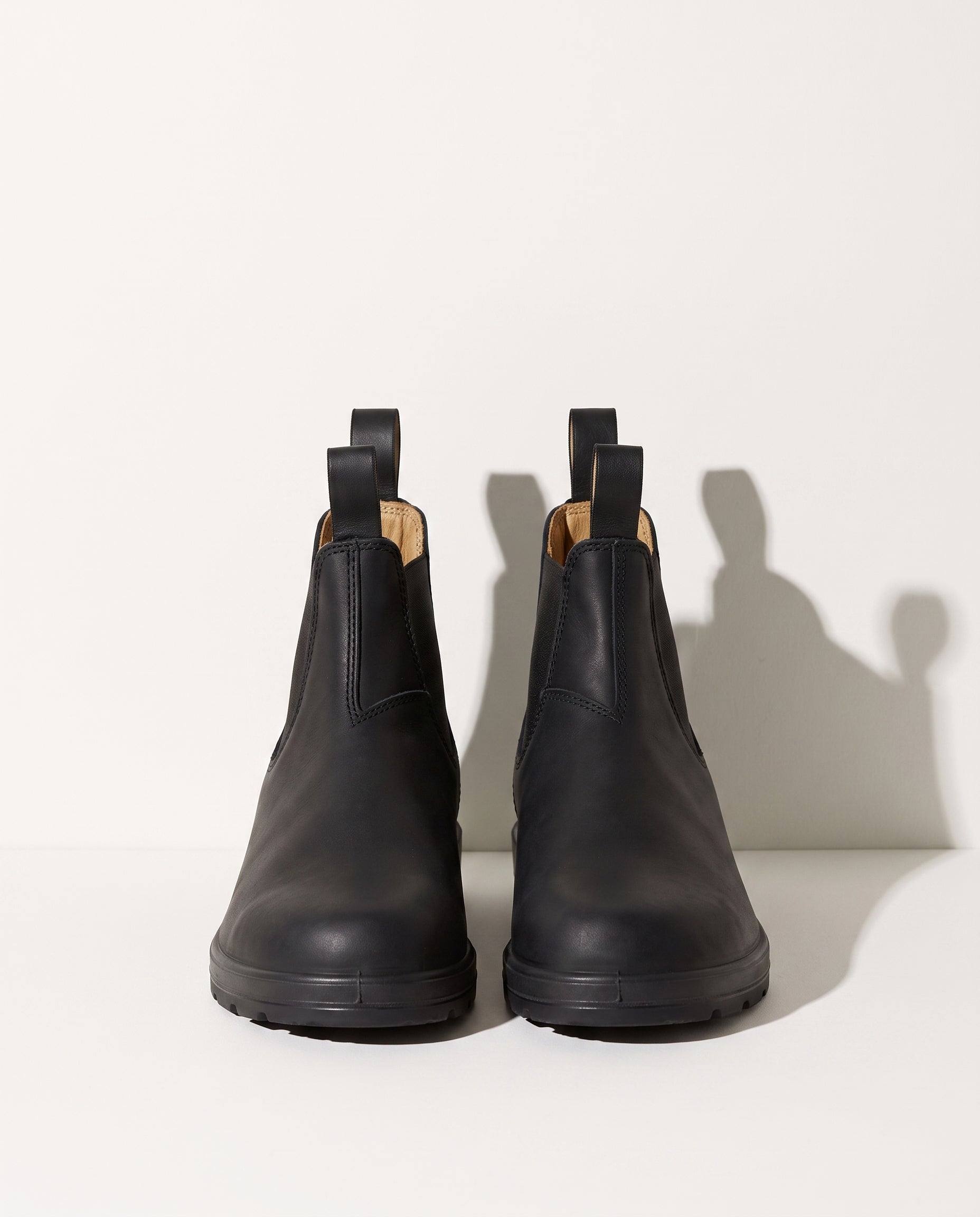 Lavinia | Black Brown Leather Chelsea Boots For Women — voorkant