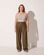 Rosaline | Camel High Waisted Pleated Wide Leg Tailored Satin Trousers — voorkant