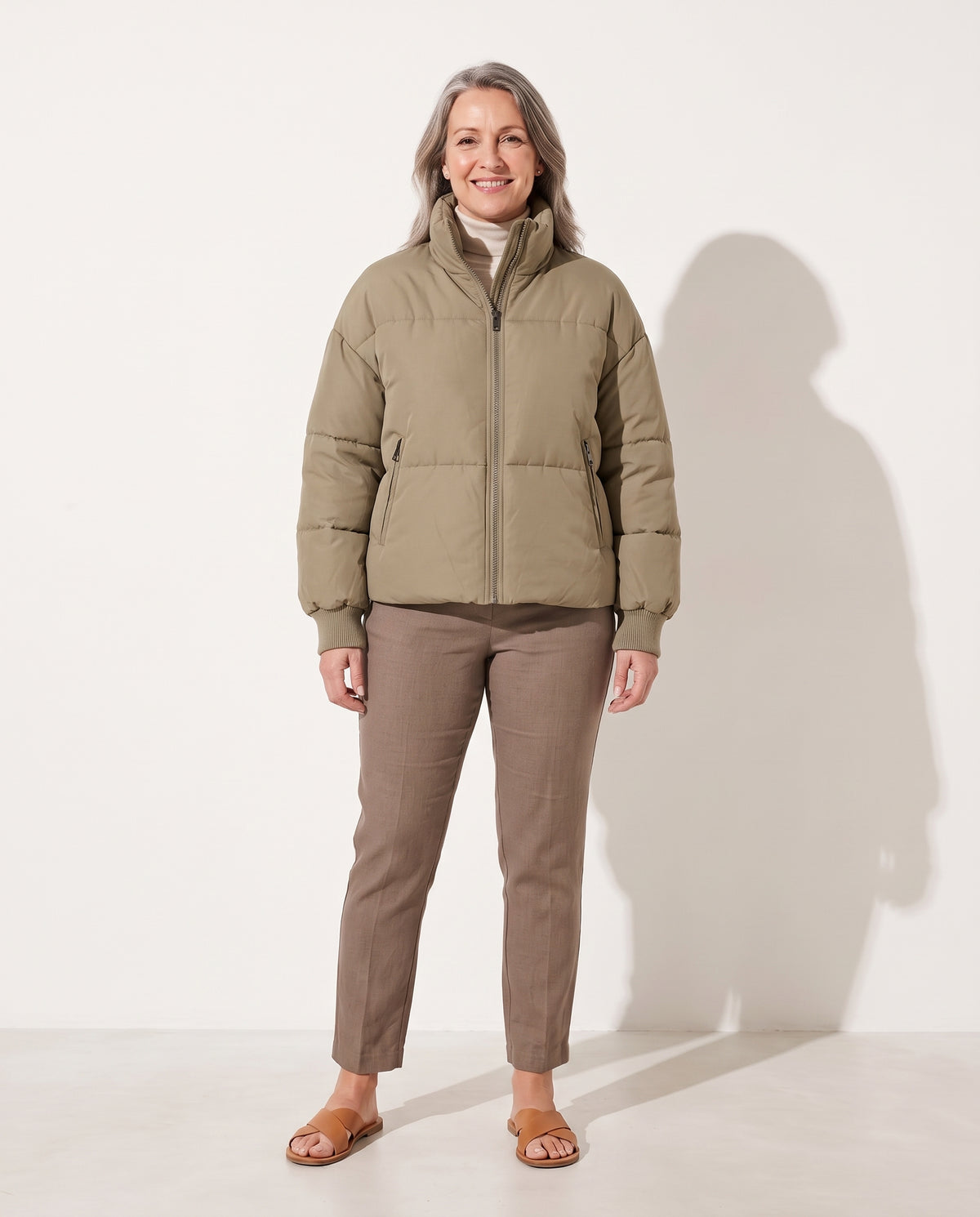 Helena | Cropped Oversized Puffer Jacket With Hood — voorkant