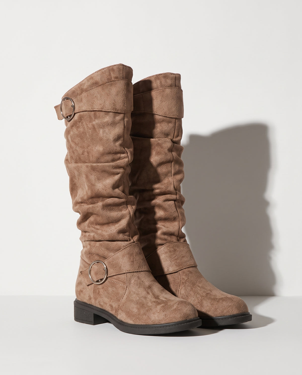 Lucinda | Chunky Black Leather Block Heel Knee High Boots — voorkant