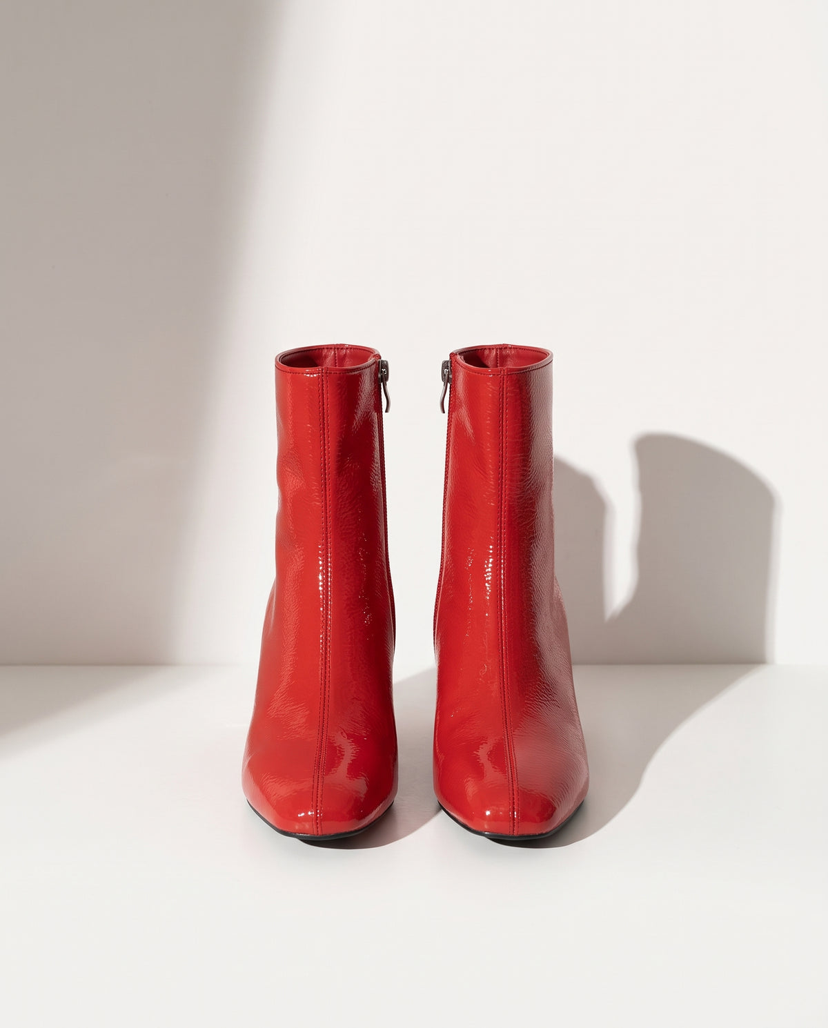 Lavinia | Chunky Block Heel Black Leather Ankle Boots Low Heeled — voorkant