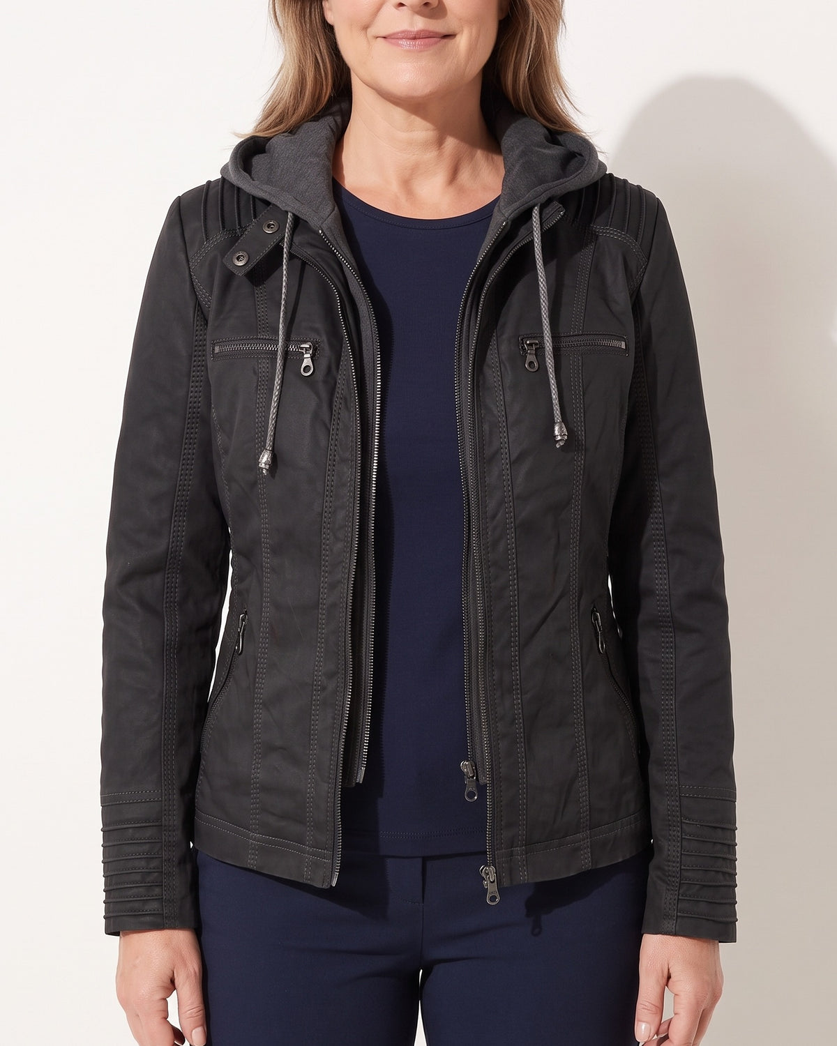 Seraphina | Black Faux Leather Jacket With Faux Fur Trim Detail — voorkant