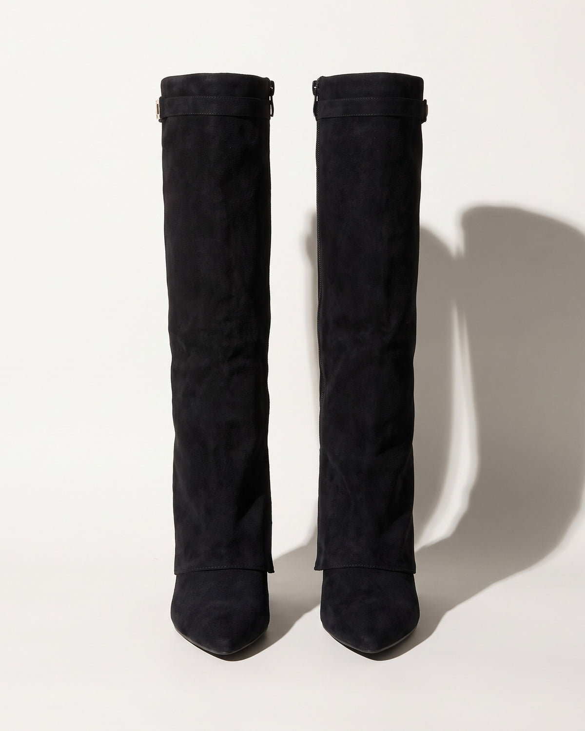 Greta | Black Heeled Knee High Slouchy Block Heel Boots — voorkant