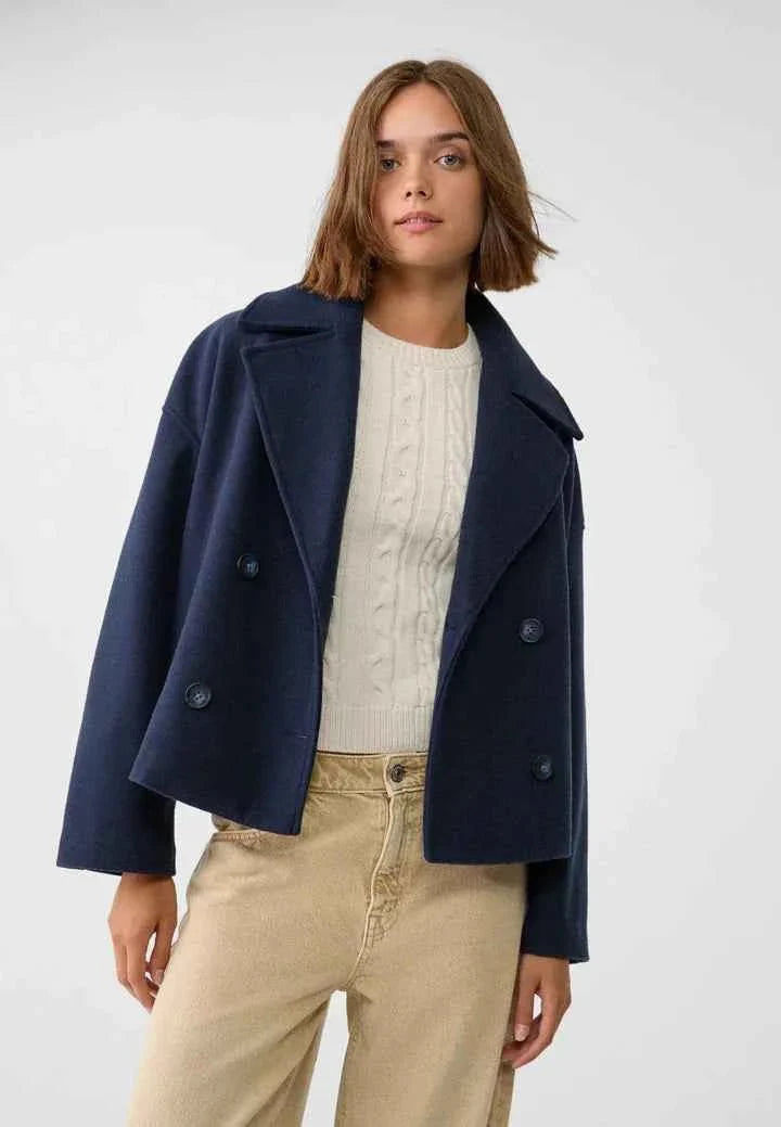 Giselle | Fitted Short Jacket In Tailored City Style